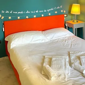Spaziosa Con Letto Francese E Balcone A 500 Mt Dal Mare Italia